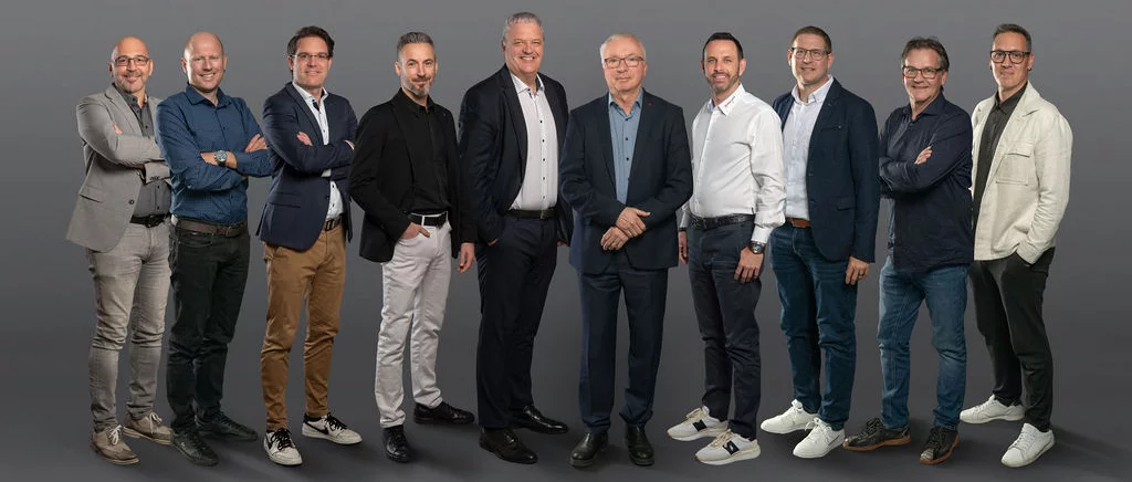 Photo du comité en pied Fotos des Vorstand